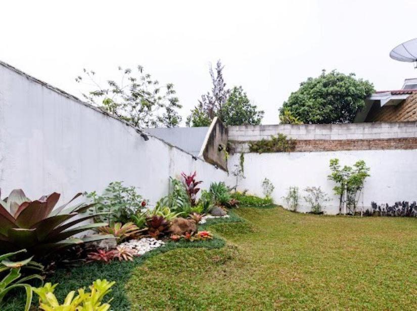 Stylish Villa At Green Apple U 35A Cipanas Puncak Sindanglaya المظهر الخارجي الصورة